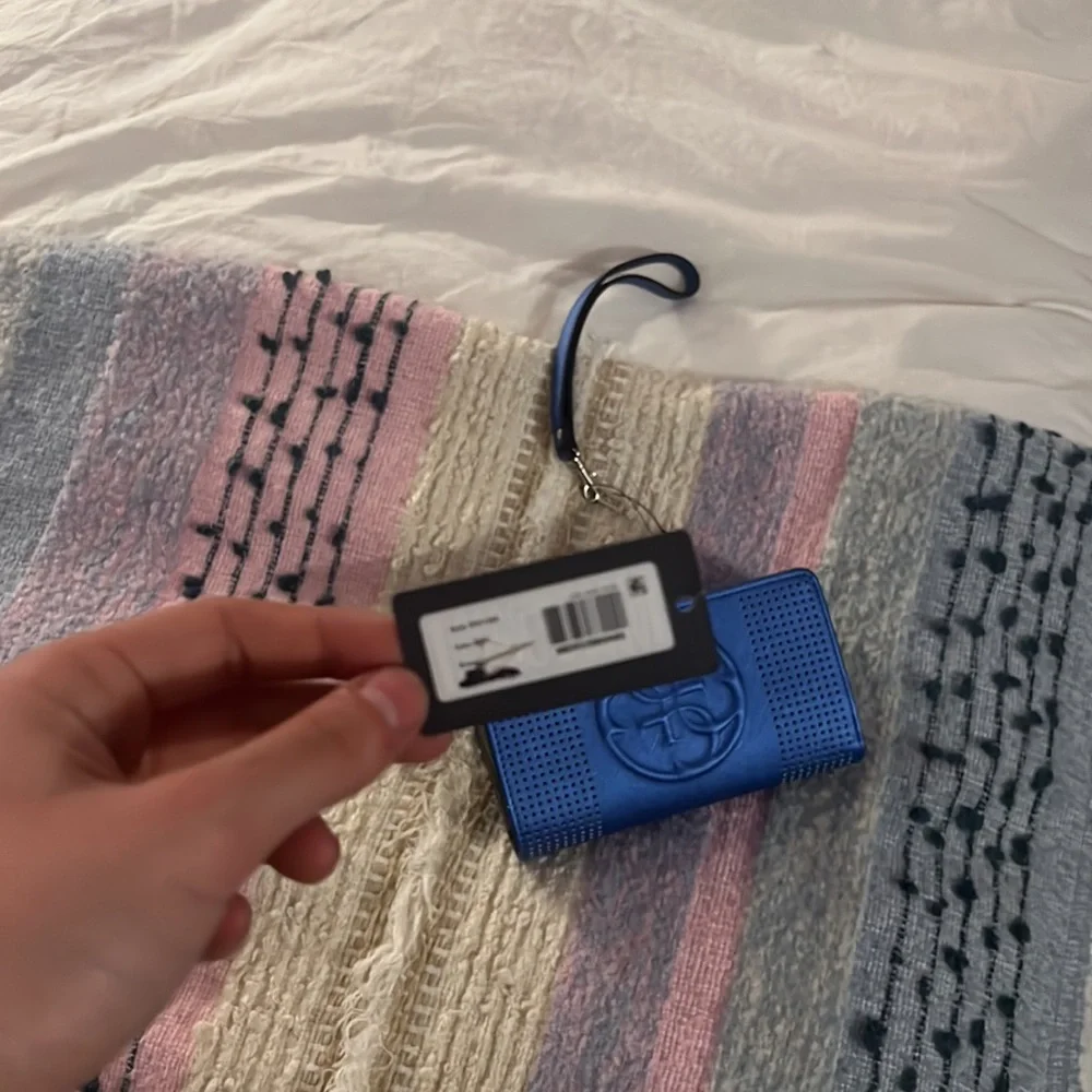 Guess Wallet - Picture 6 of 6